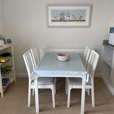 Lovely Seafront 2 Bedroom Apartment 4 Aberdyfi ภายนอก รูปภาพ