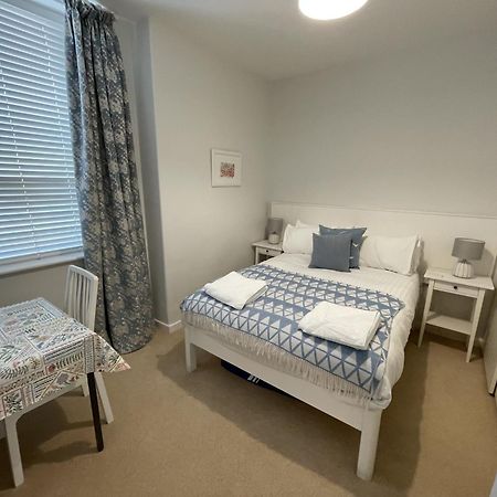 Lovely Seafront 2 Bedroom Apartment 4 Aberdyfi ภายนอก รูปภาพ