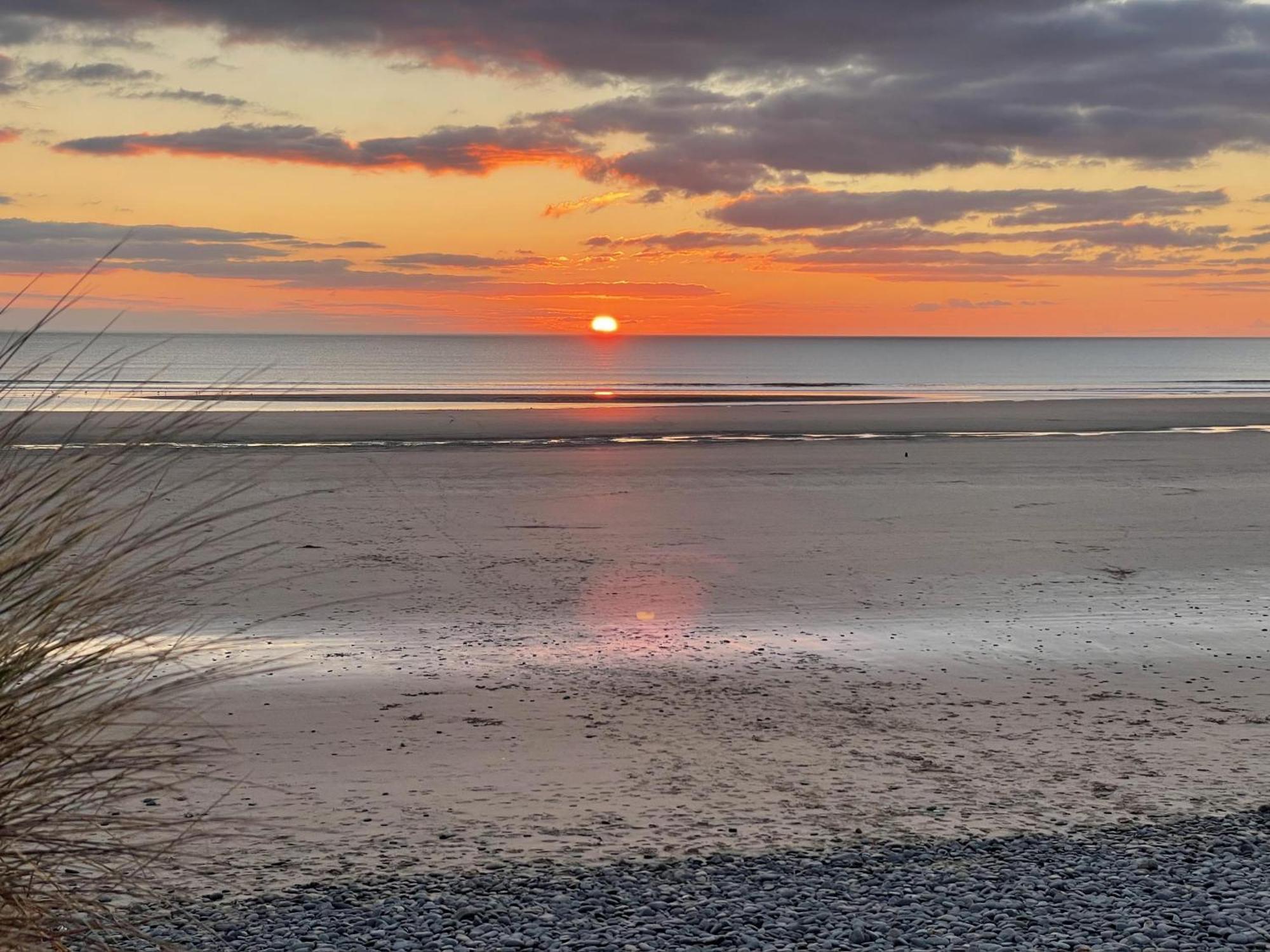 Lovely Seafront 2 Bedroom Apartment 4 Aberdyfi ภายนอก รูปภาพ