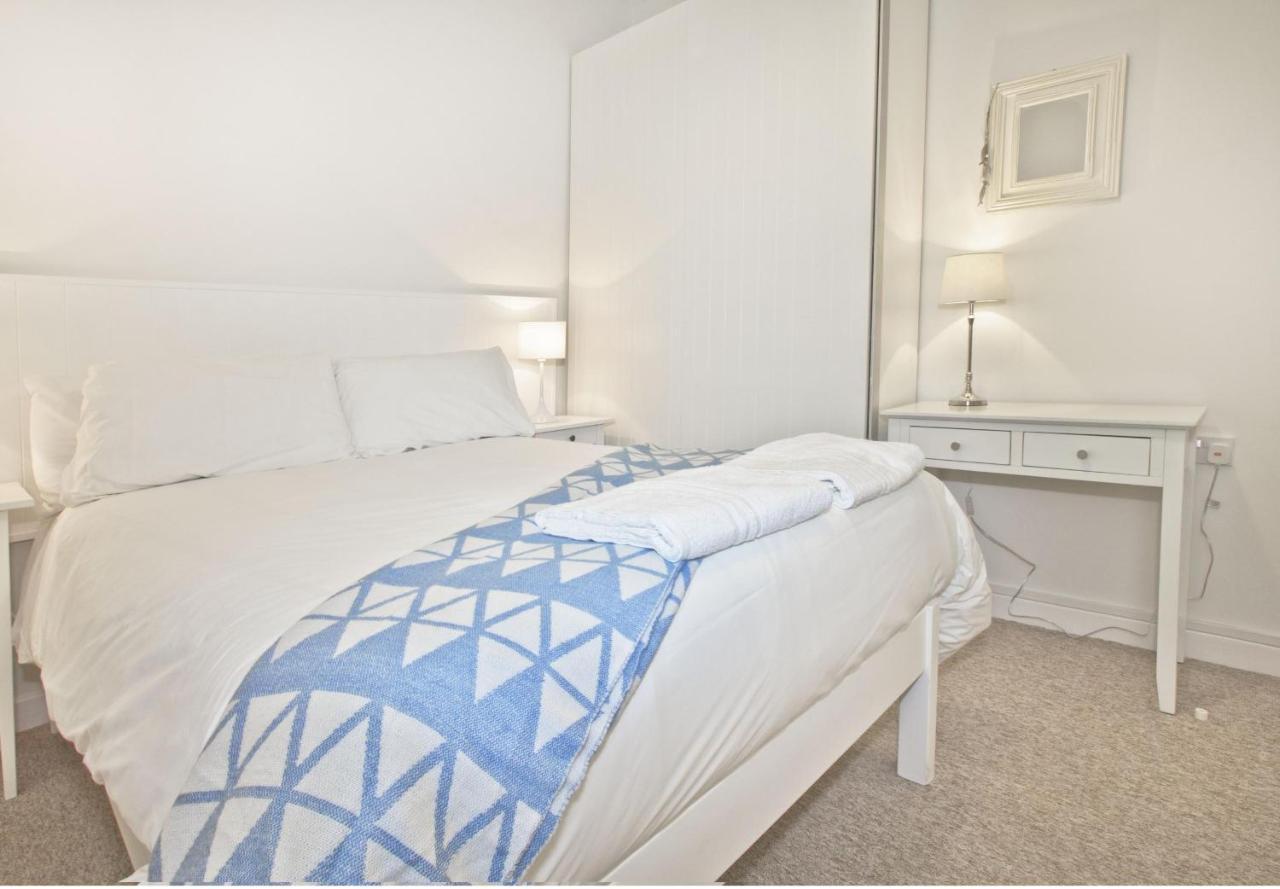 Lovely Seafront 2 Bedroom Apartment 4 Aberdyfi ภายนอก รูปภาพ
